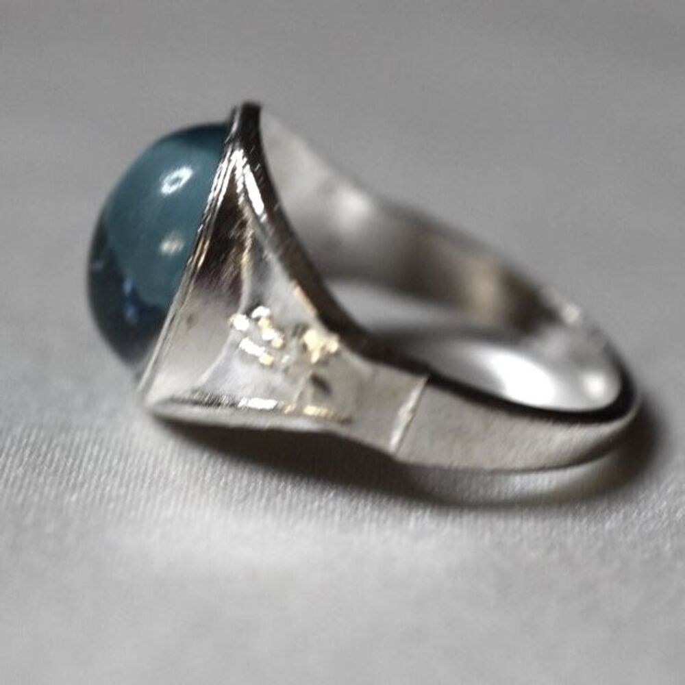 NWOT Baby Blue Oval Stone Etched Silver Tone Metal Sizes 6.5, 8.5 & 9.5 Rings - Picture 4 of 4